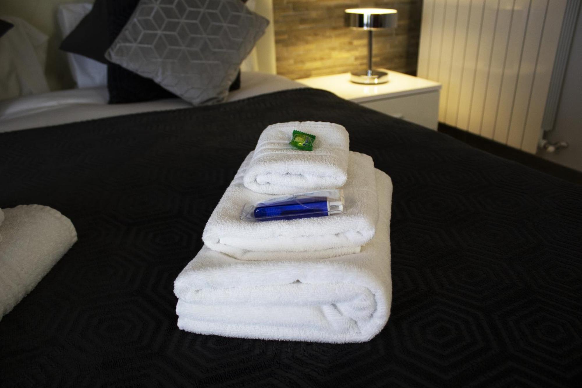 Bb Tortona Bed & Breakfast Милано Екстериор снимка